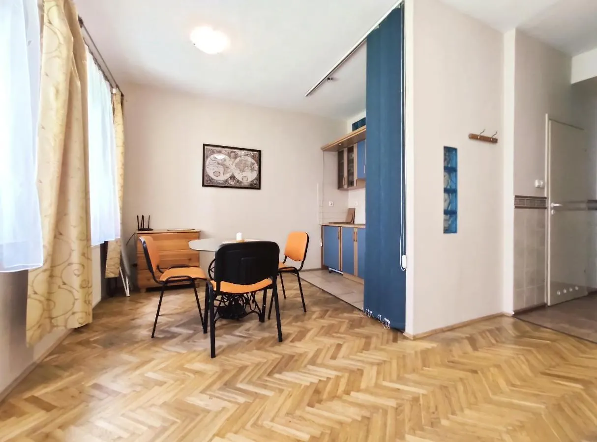 Plac Nowy 8A By Homeprime Krakov 0*,  Polsko